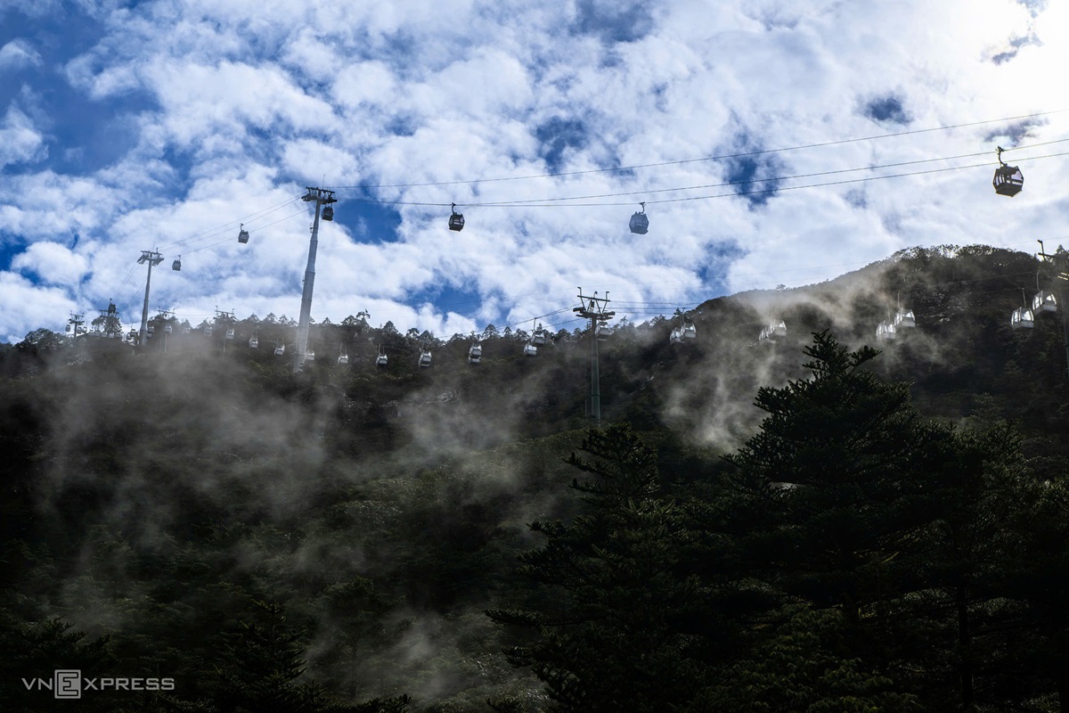 Núi tuyết Kiệu Tử ở Vân Nam thu hút khách Việt